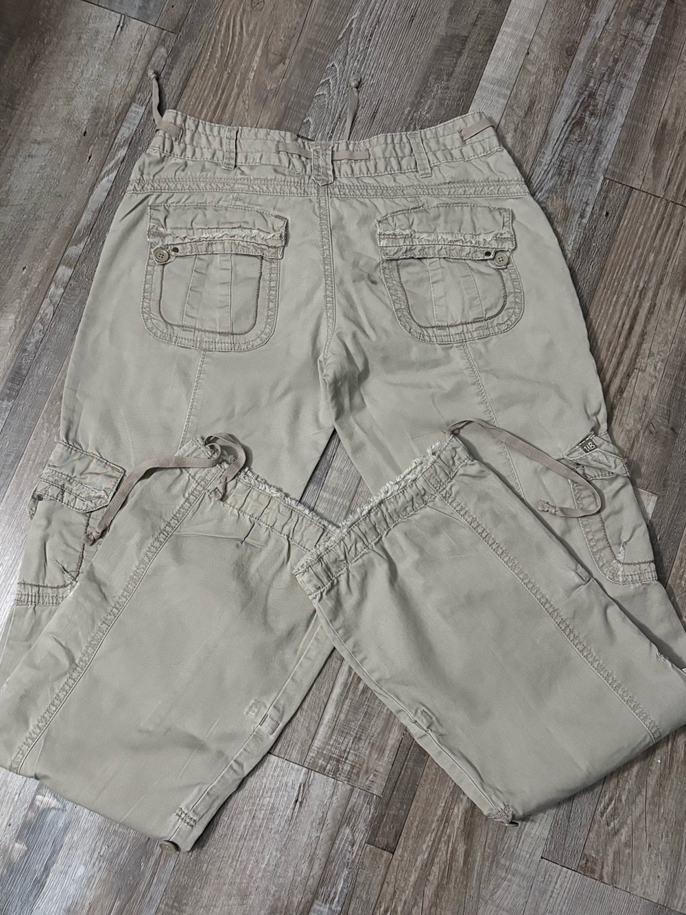 UNIONBAY Cargo Pants in Light Khaki - Picture 2 of 4